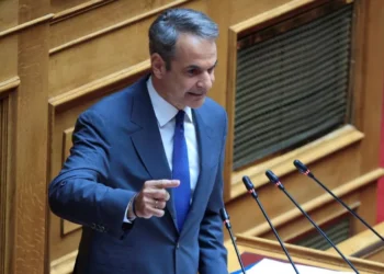 Παρέμβαση Μητσοτάκη στη Βουλή: "Αναστέλλονται οι εξετάσεις ασύλου για 3 μήνες για μετανάστες από τη Β. Αφρική - Όποιος εισέρχεται παράνομα θα συλλαμβάνεται "