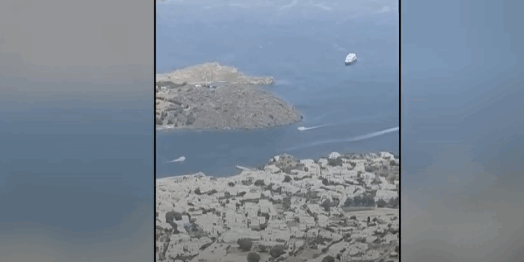 Πραγματοποιήθηκε η πρώτη πτήση υδροπλάνου στην Πάτμο με επιβάτη τον δήμαρχο του νησιού