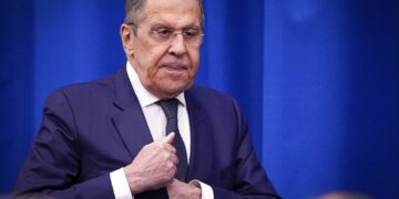 Ο Ρώσος ΥΠΕΞ Σεργκέι Λαβρόφ επισκέπτεται αυτό το Σαββατοκύριακο τη Βόρεια Κορέα