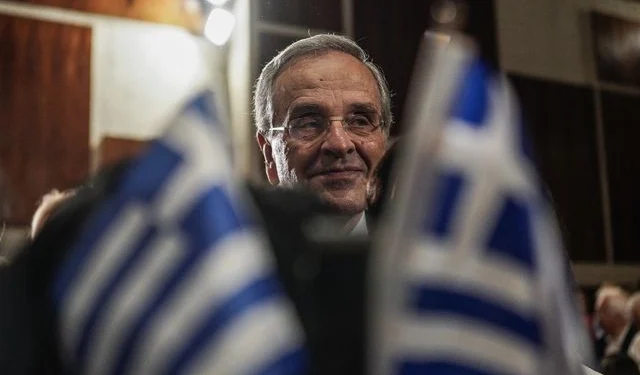 “Ψήνεται” νέο κόμμα Σαμαρά;