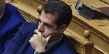 Βουλή: Απορρίφθηκε η ένσταση αντισυνταγματικότητας που κατέθεσε η Πλεύση Ελευθερίας για την αναστολή αιτήσεων ασύλου