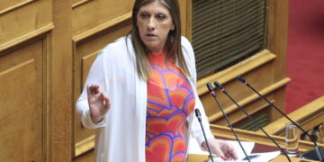 Ζωή Κωνσταντοπούλου στην ολομέλεια της Βουλής: "Ο Κ. Μητσοτάκης δρομολογεί μετάπτωση της Δημοκρατίας"