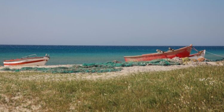Διασώθηκαν πατέρας με την κόρη του, που παρασύρθηκαν από θαλάσσια ρεύματα στην Επανομή Θεσσαλονίκης λόγω των ισχυρών ανέμων