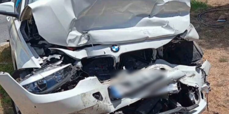 Καραμπόλα τριών αυτοκινήτων στην Ποσειδώνος - Ένας τραυματίας