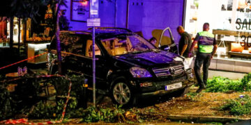 Πανικός στο Κολωνάκι: Τζιπ έπεσε πάνω σε θαμώνες εστιατορίου – Τουλάχιστον 11 τραυματίες