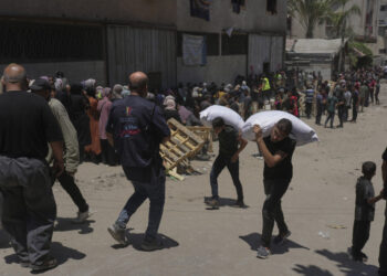 Μπαράζ ισραηλινών επιθέσεων σε όλη τη Γάζα - Τουλάχιστον 110 νεκροί