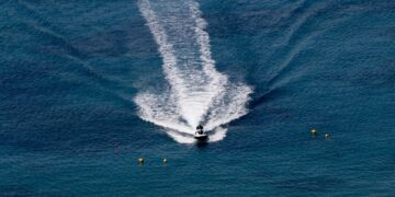 Ατύχημα με σύγκρουση τζετ σκι Σαντορίνη: Τραυματίστηκαν σοβαρά δύο τουρίστριες από τις ΗΠΑ