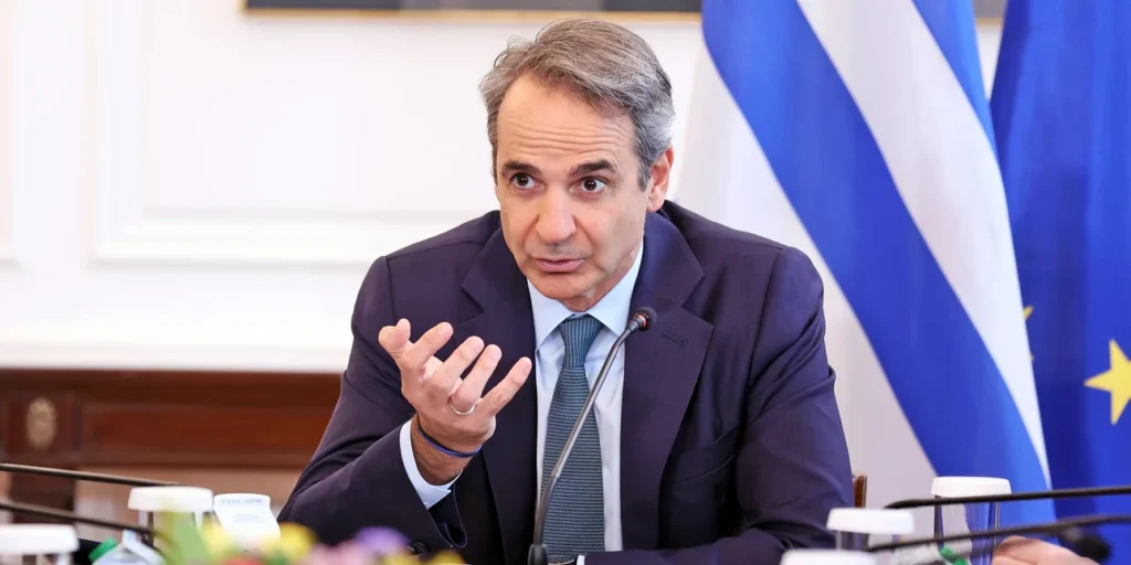 Εβδομαδιαία ανασκόπηση Μητσοτάκη: "Η Ελλάδα δεν θα γίνει ξέφραγο αμπέλι, θα κάνουμε ό,τι χρειαστεί για να σταματήσουμε τους άθλιους διακινητές"