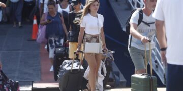 Πειραιάς: Μηχανική βλάβη στο πλοίο «Ποσειδώνας» για Αίγινα και Αγκίστρι - Ταλαιπωρία για 950 επιβάτες