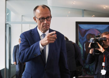 Ο γερμανός καγκελάριος Μερτς επαινεί τον πρόεδρο Τραμπ για τη «σημαντική» απόφασή του να προμηθεύσει όπλα στην Ουκρανία