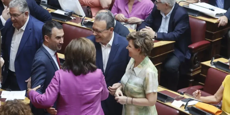 ΟΠΕΚΕΠΕ: Κατατέθηκε από ΣΥΡΙΖΑ και Νέα Αριστερά κοινό αίτημα με 37 υπογραφές για προανακριτική για Βορίδη και Αυγενάκη