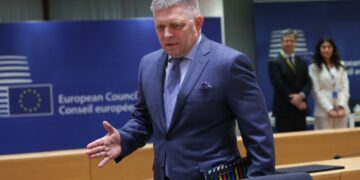 Η Σλοβακία του Φίτσο άσκησε βέτο στο 18ο πακέτο κυρώσεων της ΕΕ κατά της Ρωσίας – «Ηλίθια η πρόταση της Κομισιόν»