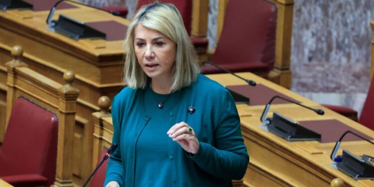 Υπόθεση απόπειρας εκβιασμού της Ζέττας Μακρή: Ο κατηγορούμενος δημοσιογράφος καταδικάστηκε σε δύο χρόνια με αναστολή