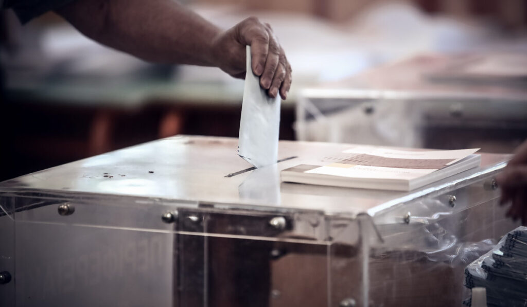 Δημοσκόπηση Real Polls: Απώλειες για την ΝΔ από τον ΟΠΕΚΕΠΕ – Τι ποσοστό θα έπαιρνε κόμμα Τσίπρα και κόμμα Σαμαρά