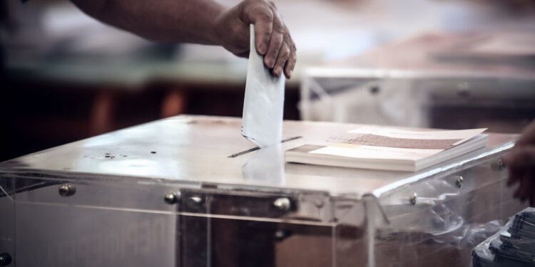 Δημοσκόπηση Real Polls: Απώλειες για την ΝΔ από τον ΟΠΕΚΕΠΕ – Τι ποσοστό θα έπαιρνε κόμμα Τσίπρα και κόμμα Σαμαρά