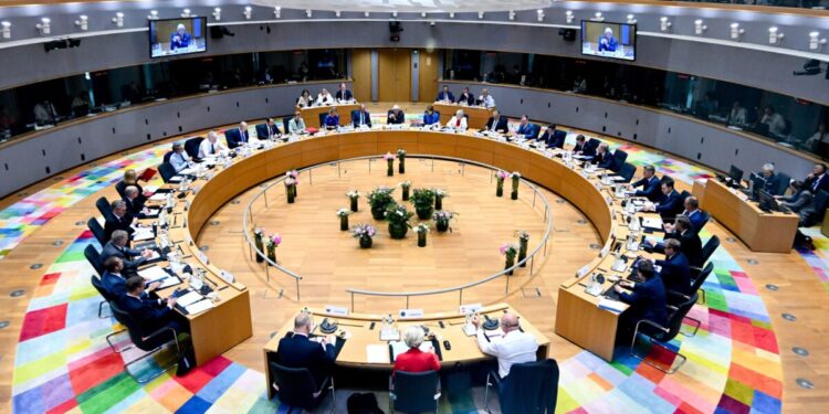 Οι πρώτες αντιδράσεις από τους Ευρωπαίους για τα όπλα του Τραμπ στην Ουκρανία