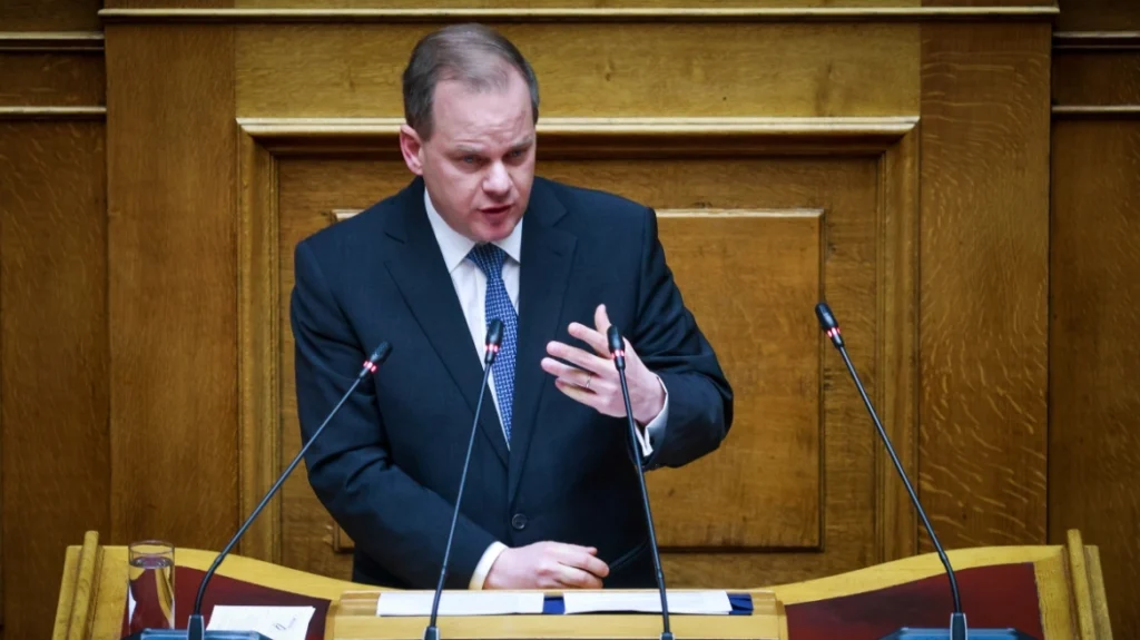 Βουλή: Κατατέθηκε το πόρισμα για την παραπομπή του πρώην υπουργού Μεταφορών Κ. Αχ. Καραμανλή στο Δικαστικό Συμβούλιο 