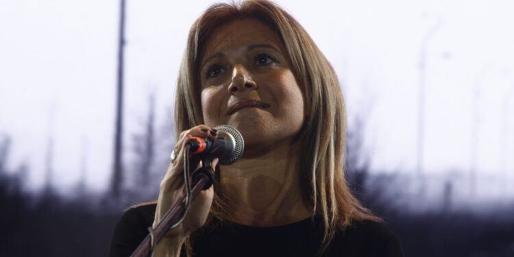 Μαρία Καρυστιανού από εκδήλωση στη Λευκάδα: "Οι ένοχοι υπουργοί βαφτίζονται αθώοι σε θεατρινίστικες Προανακριτικές"