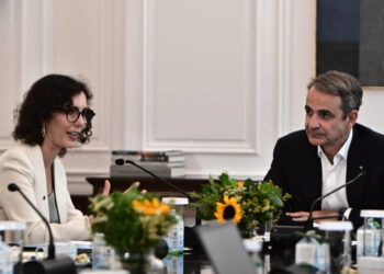 Μέγαρο Μαξίμου: Συνάντηση Κ. Μητσοτάκη με την Ευρωπαία Επίτροπο Χατζά Λαμπίμπ