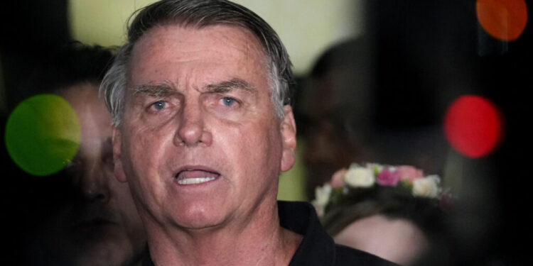 Βραζιλία: Έφοδος της αστυνομίας στο σπίτι του πρώην προέδρου Μπολσονάρου