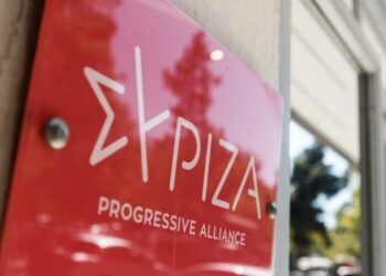 Εκπρόσωπος Τύπου ΣΥΡΙΖΑ , Κ. Ζαχαριάδης: «Μεγάλη απάτη, μεγάλη ντροπή» οι χρεώσεις των τραπεζών