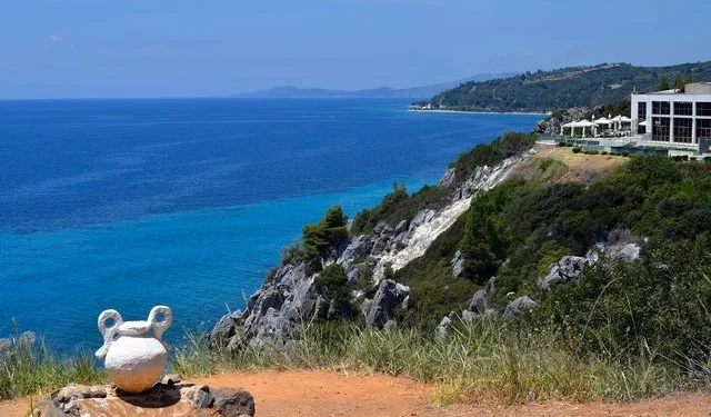 Χαλκιδική: Ομαδική τροφική δηλητηρίαση σε καντίνα στον Νέο Μαρμαρά - Συναγερμός στον ΕΟΔΥ