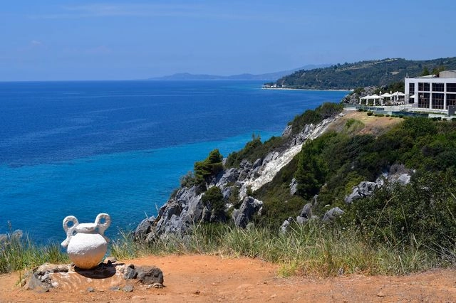 Χαλκιδική: Ομαδική τροφική δηλητηρίαση σε καντίνα στον Νέο Μαρμαρά - Συναγερμός στον ΕΟΔΥ