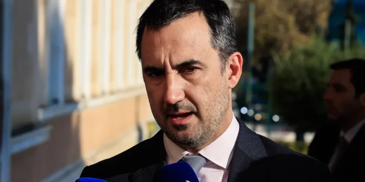 Η Νέα Αριστερά καταθέτει τροπολογία για τις πρόσθετες χρεώσεις των τραπεζών - «Ώρα να πληρώσουν»