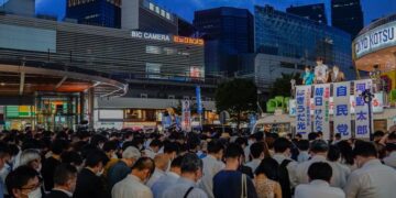 Εκλογές στην Ιαπωνία: Το ακροδεξιό κόμμα "Πρώτα οι Ιάπωνες" αποδεικνύεται υπολογίσιμη εκλογική δύναμη - Στο επίκεντρο η συζήτηση για τη μετανάστευση