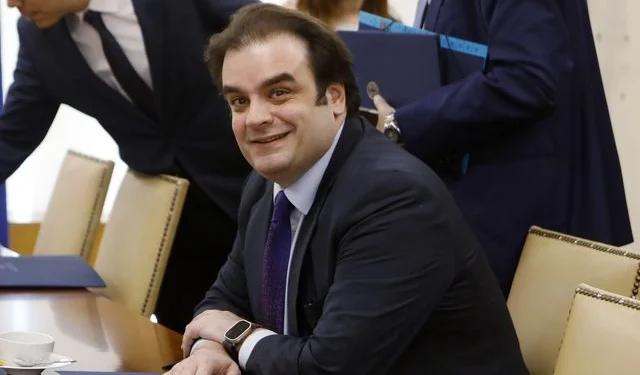 Παρέμβαση Πιερρακάκη για τα ATM: Μηδενίζονται οι χρεώσεις μέσω ΔΙΑΣ