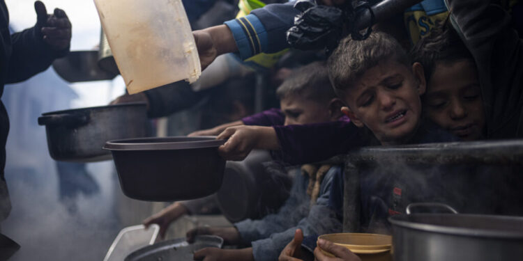 Γάζα: 21 παιδιά πέθαναν από υποσιτισμό και πείνα τις τελευταίες 72 ώρες