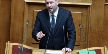 Το ΠΑΣΟΚ αποχώρησε από την Προανακριτική - "Σήμερα ψηφίζετε την αθώωση Καραμανλή"