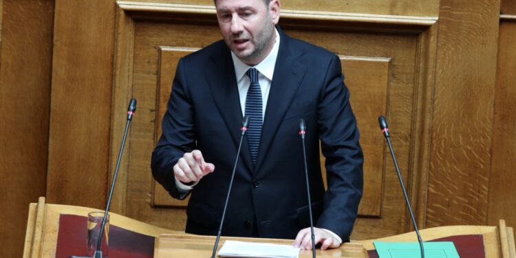 Το ΠΑΣΟΚ αποχώρησε από την Προανακριτική - "Σήμερα ψηφίζετε την αθώωση Καραμανλή"