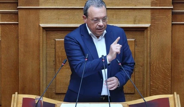 Σ. Φάμελλος στη Βουλή: "Στημένη συνεδρίαση για συγκάλυψη των ευθυνών για τα Τέμπη"