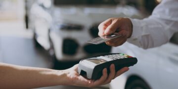 Πιστωτικές κάρτες στην Ελλάδα: Το τρίτο μεγαλύτερο επιτόκιο στην Ευρώπη