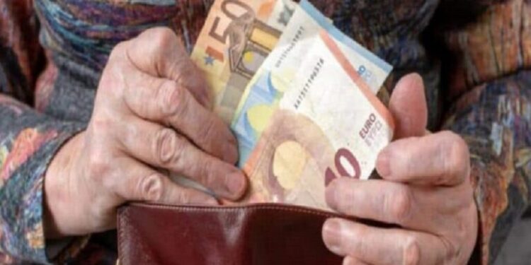 Κοινή πρωτοβουλία ΣΥΡΙΖΑ με Νέα Αριστερά για την επαναφορά της 13ης σύνταξης και για την κατάργηση της εισφοράς αλληλεγγύης