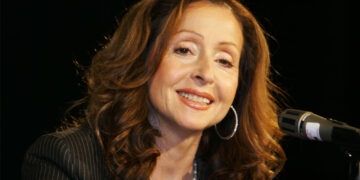 Η Βίκυ Λέανδρος απαίτησε να φύγει από συναυλία της στη Γερμανία η πρόεδρος του ακροδεξιού AfD, Άλις Βάιντελ