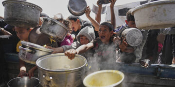 Συνεχίζεται η τραγωδία στη Γάζα – Όλο και περισσότερα παιδιά πεθαίνουν από λιμό