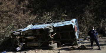 Πολύνεκρο δυστύχημα με ανατροπή λεωφορείου στο κεντρικό Βιετνάμ - Εννέα νεκροί και 15 τραυματίες