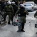 Επεισόδια στη Νέα Φιλαδέλφεια: Νεαροί επιτέθηκαν σε διμοιρία των ΜΑΤ – Τρεις τραυματίες