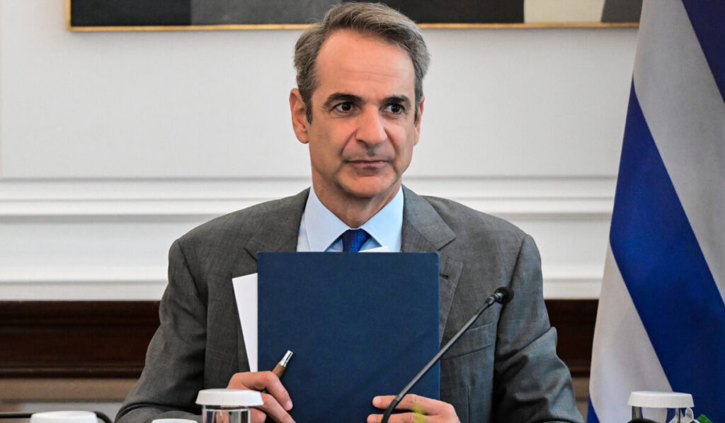 Σύσταση Μητσοτάκη προς τους υπουργούς: "Τρέξτε τα έργα, να μη χαθεί ούτε ένα ευρώ από το Ταμείο Ανάκαμψης"