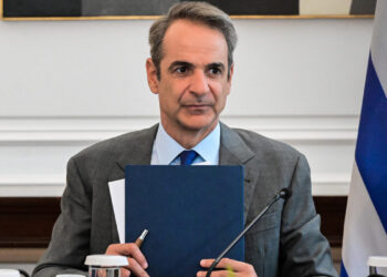 Σύσταση Μητσοτάκη προς τους υπουργούς: "Τρέξτε τα έργα, να μη χαθεί ούτε ένα ευρώ από το Ταμείο Ανάκαμψης"