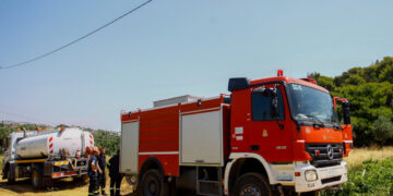 Θεσσαλονίκη: Φωτιά σε διαμέρισμα στον Άγιο Παύλο – Μία ηλικιωμένη γυναίκα στο νοσοκομείο