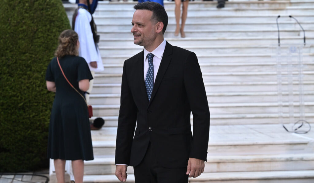 Επίθεση Δούκα κατά του Μητσοτάκη: «Θέλει δημάρχους ανίσχυρους, χειραγωγούμενους κι απολύτως εξαρτώμενους»