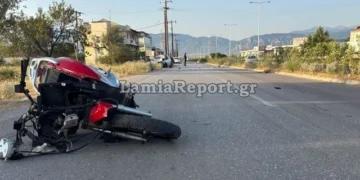 Τρεις τραυματίες σε τροχαίο στην είσοδο της Λαμίας