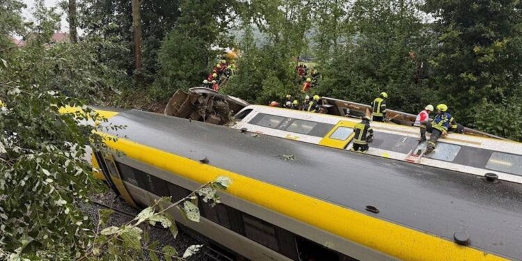 Γερμανία: Εκτροχιάστηκε τρένο στη Βάδη-Νυρεμβέργη – Τρεις νεκροί και 34 τραυματίες