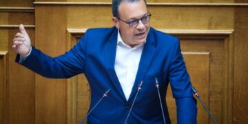 Ανάρτηση Σ. Φάμελλου για τις φωτιές: "Το μεγάλο πρόβλημα της χώρας μας είναι η απουσία πολιτικών πρόληψης των πυρκαγιών"