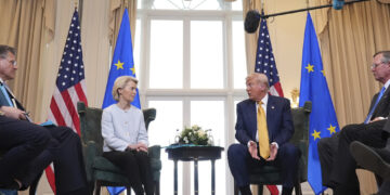 Ανάλυση BBC: O Τραμπ πήρε ό,τι ήθελε, ήττα για την Ευρώπη, που απέφυγε την «απόλυτη ήττα»