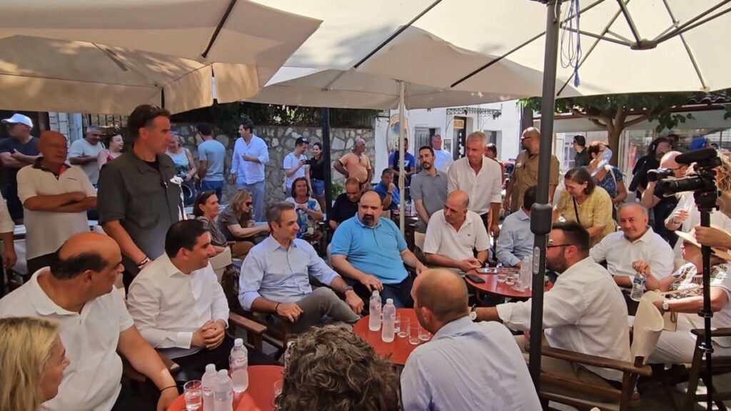 Κ. Μητσοτάκης: Μαζί με τον Τριαντόπουλο στη Σκιάθο– Στήριξη του πρωθυπουργού στον υπόδικο για τα Τέμπη
