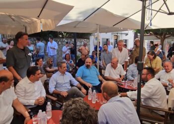 Κ. Μητσοτάκης: Μαζί με τον Τριαντόπουλο στη Σκιάθο– Στήριξη του πρωθυπουργού στον υπόδικο για τα Τέμπη